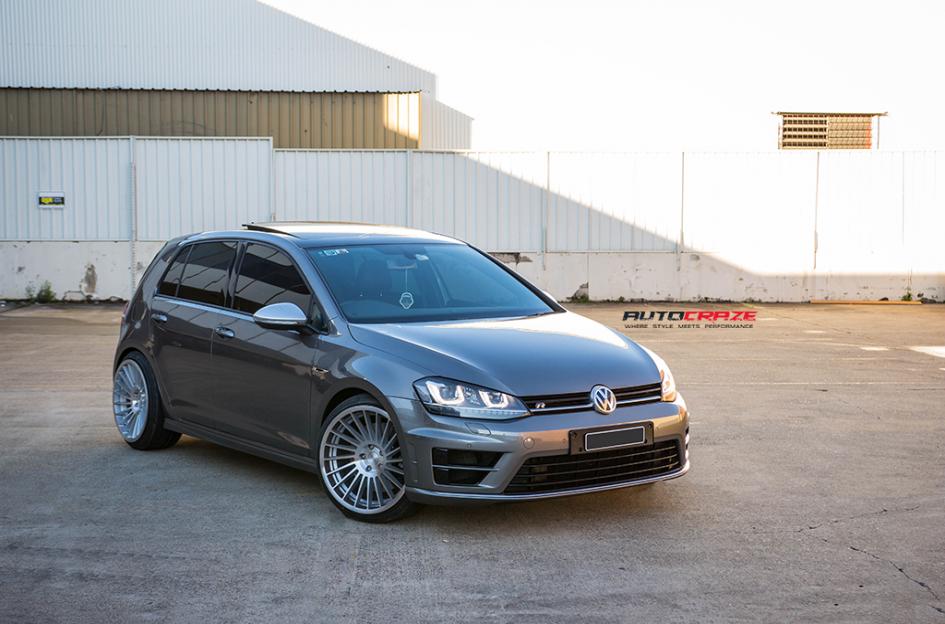 VOLKSWAGEN GOLF IND T SILVER MACHINED FACE